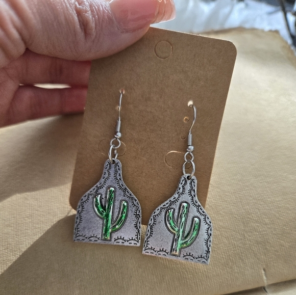 Cactus Cowgirl Earrings. New. - Picture 1 of 4